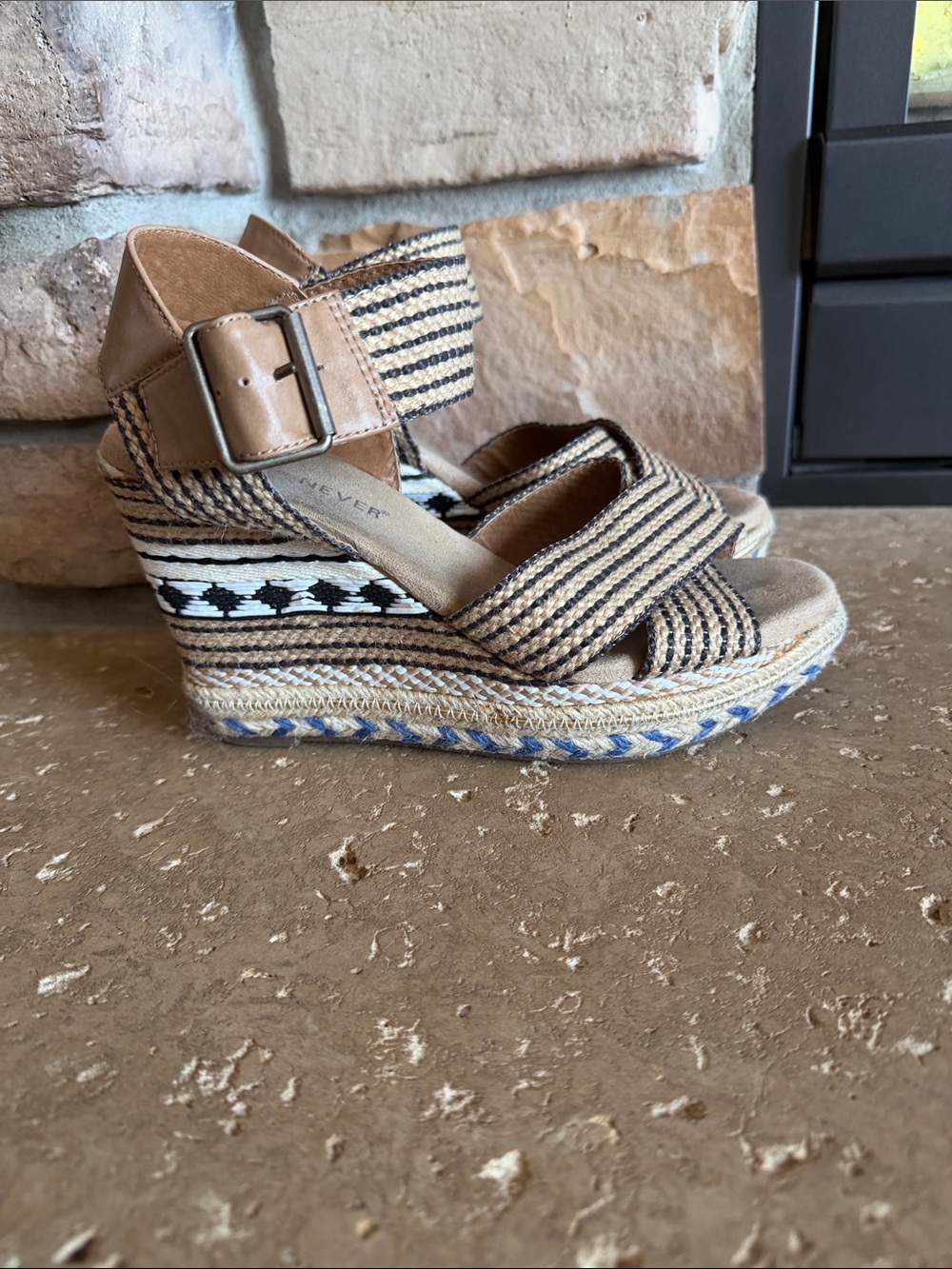 Adorable Striped Espadrille Wedges sz 8.5